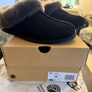 UGG Black and Gray Moraene Women's Slippers